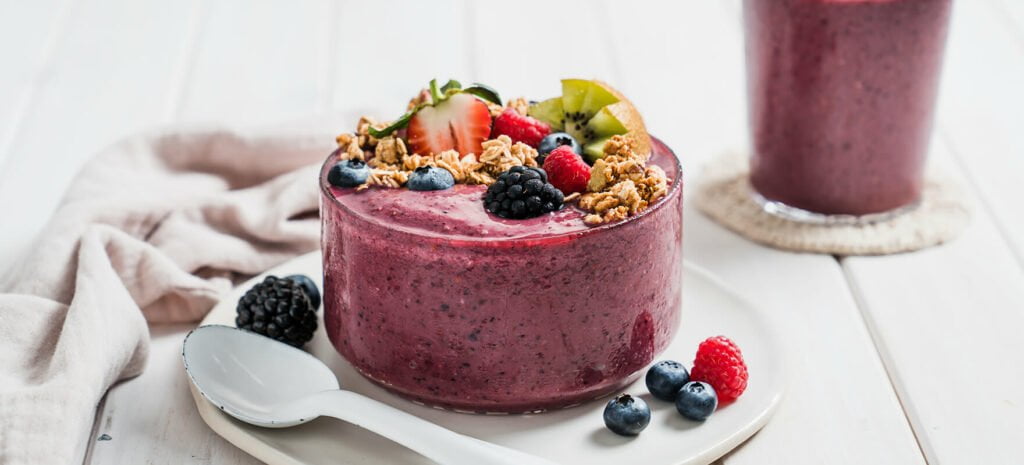 frozen acai puree bowl and smoothie